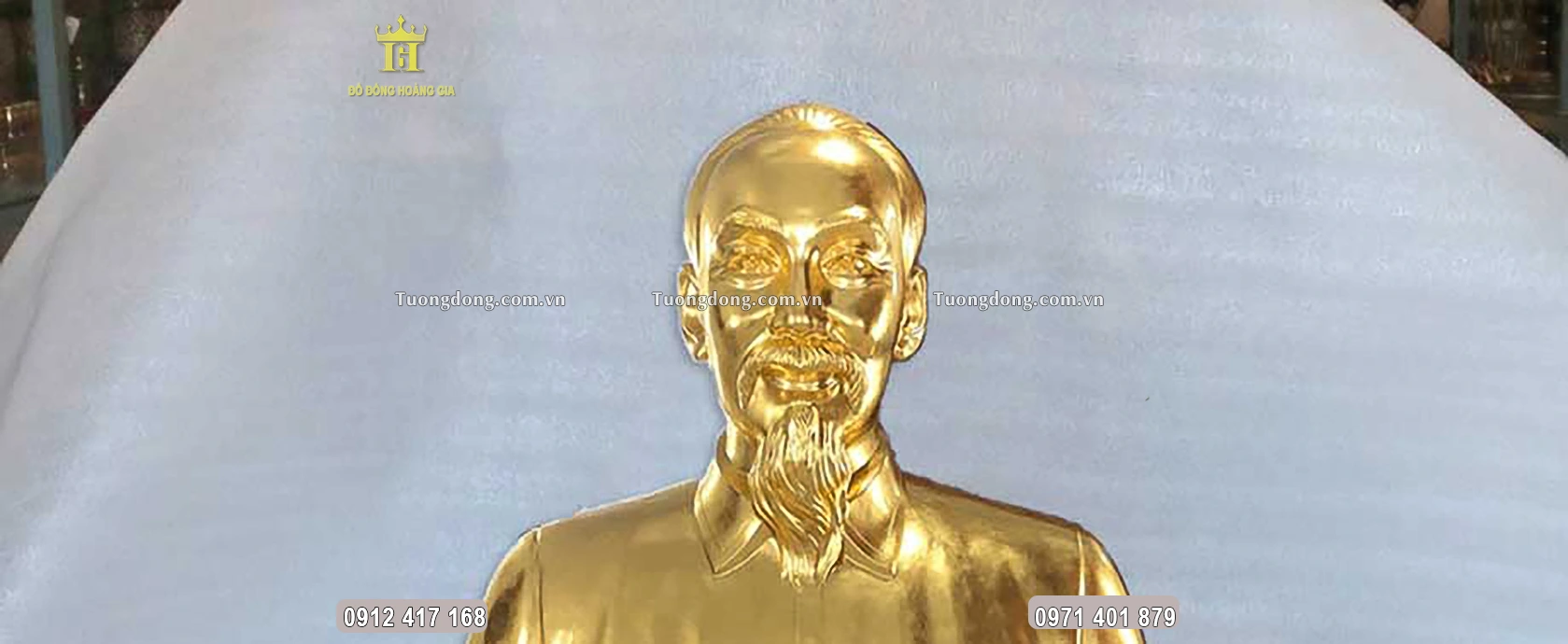 Gương mặt Bác được chạm khắc sắc nét